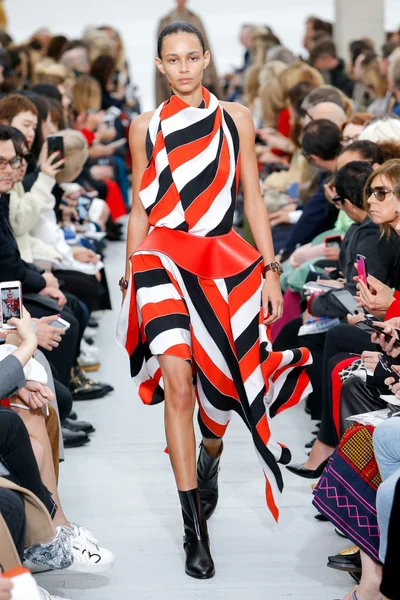 Look 29
